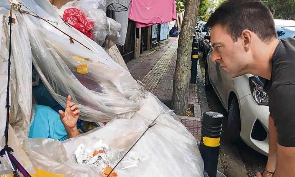 Κασσελάκης: «Στόχος μας να εξαλειφθεί πλήρως η αστεγία - Με σχέδιο, προσήλωση και οργάνωση θα το καταφέρουμε»